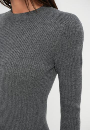 Вязаное платье