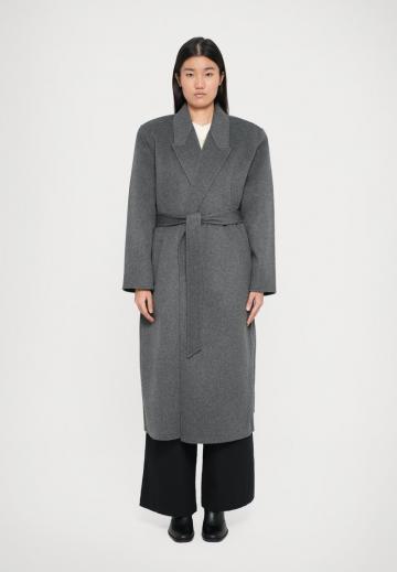 Шерстяное пальто