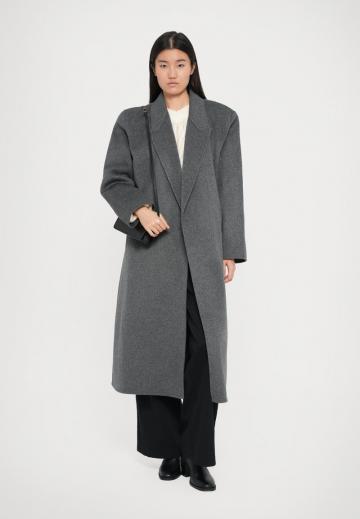 Шерстяное пальто