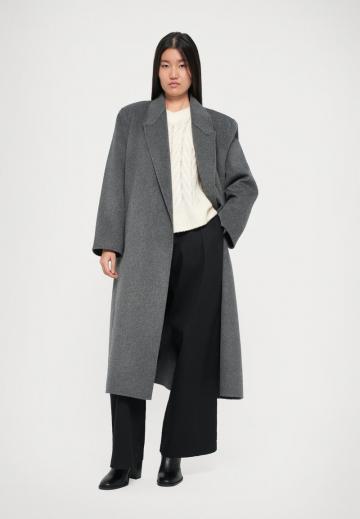 Шерстяное пальто