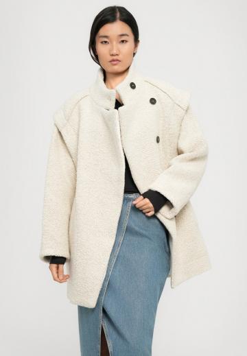 Шерстяное пальто