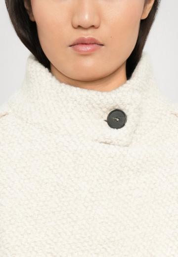 Шерстяное пальто