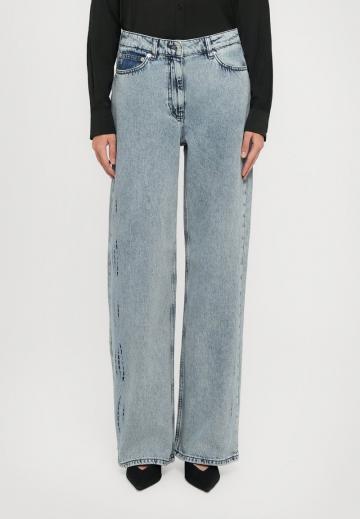Свободные джинсы