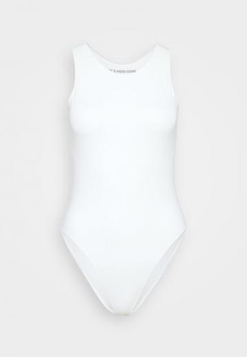 Слитный купальник