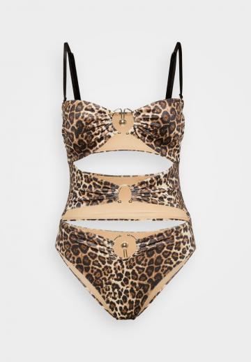 Слитный купальник