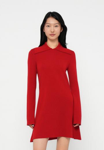 Вязаное платье