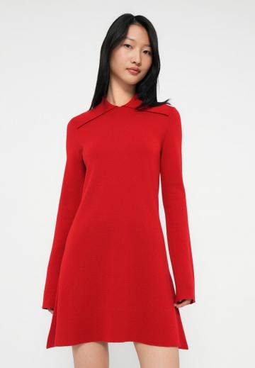 Вязаное платье