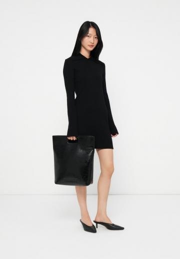 Вязаное платье