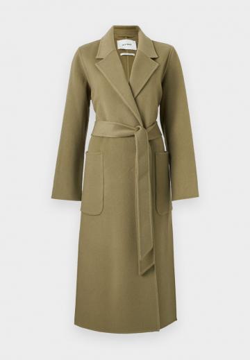 Шерстяное пальто