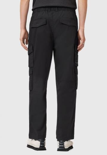 Брюки с накладными карманами