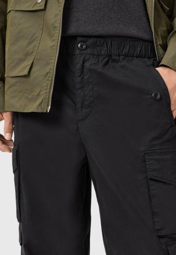 Брюки с накладными карманами