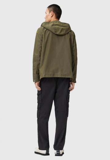 Брюки с накладными карманами