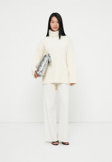 Длинный пуловер