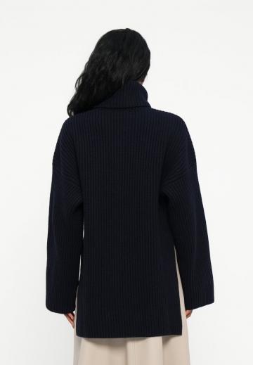 Длинный пуловер