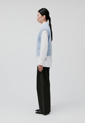 Пуловер без рукавов