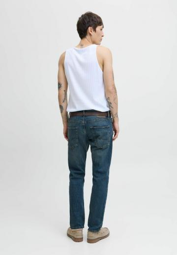 Узкие джинсы