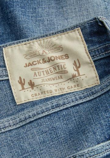 Узкие джинсы