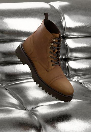 Ботинки на шнуровке