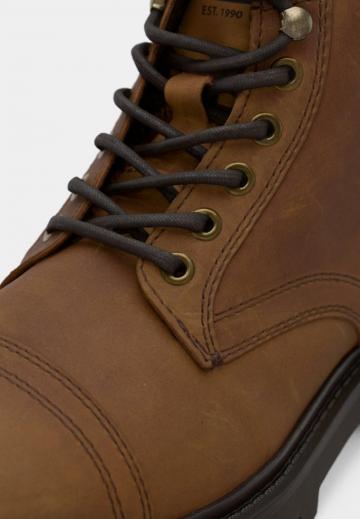 Ботинки на шнуровке