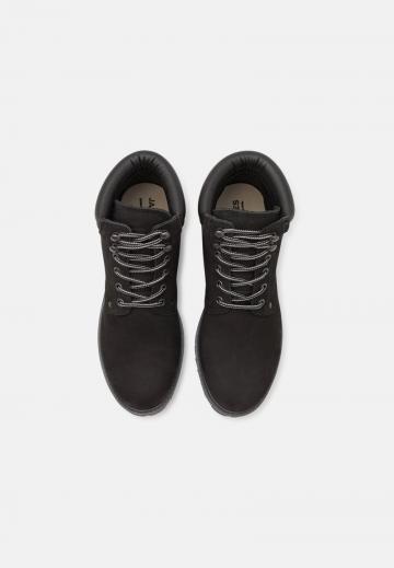 Ботинки на шнуровке