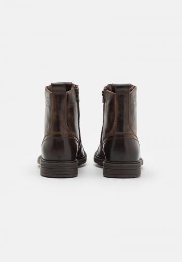 Ботинки на шнуровке