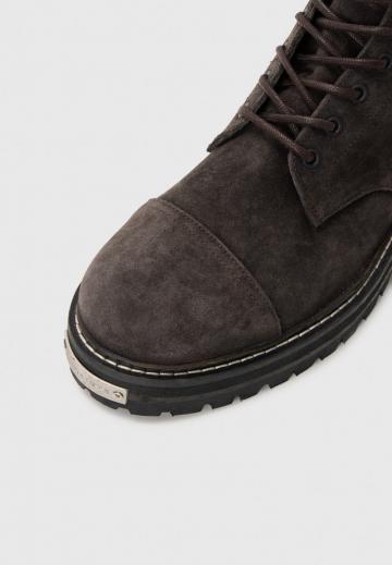 Ботинки на шнуровке