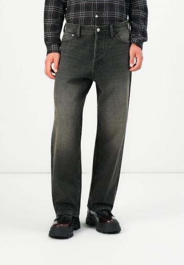 Свободные джинсы