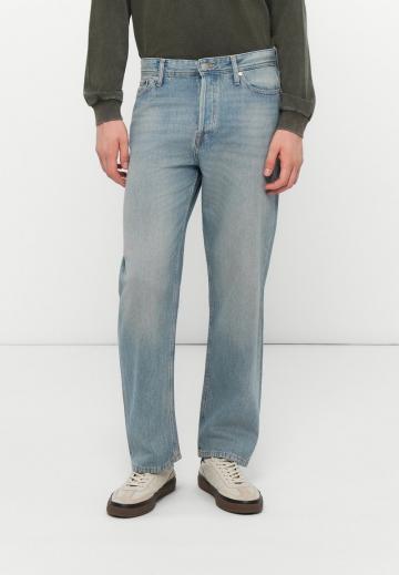 Свободные джинсы