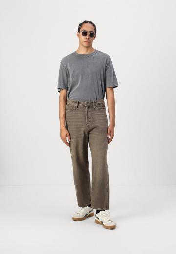 Свободные джинсы