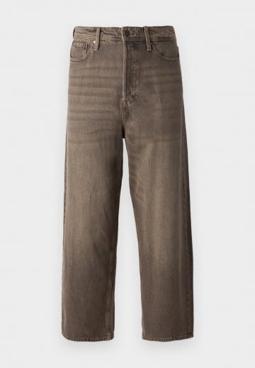 Свободные джинсы