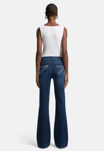 Клешеные джинсы