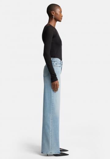 Клешеные джинсы