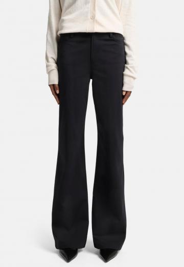 Клешеные джинсы