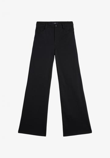 Клешеные джинсы