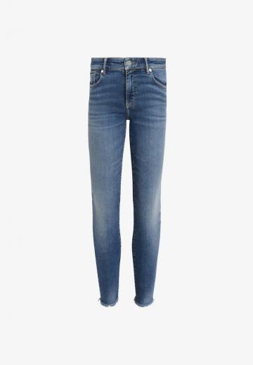 Короткие джинсы