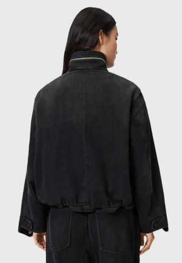 Куртка с накладнымит карманами