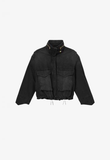 Куртка с накладнымит карманами