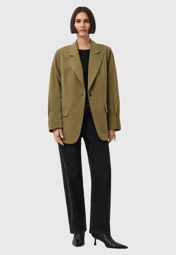 Блейзер с накладными карманами