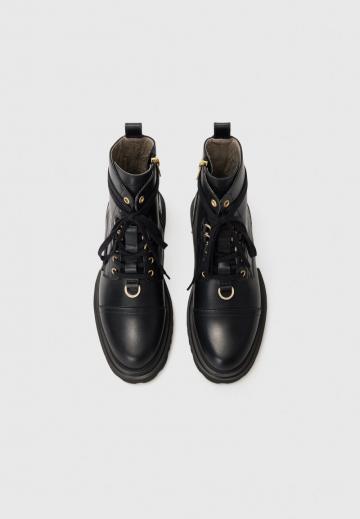 Сапожки на танкетке