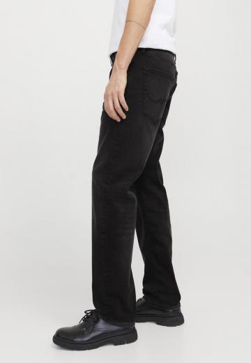 Узкие джинсы