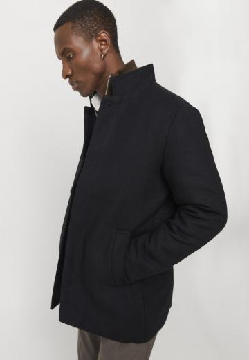 Короткое пальто