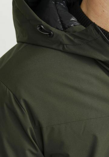 Зимняя куртка