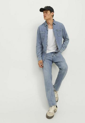 Прямые джинсы