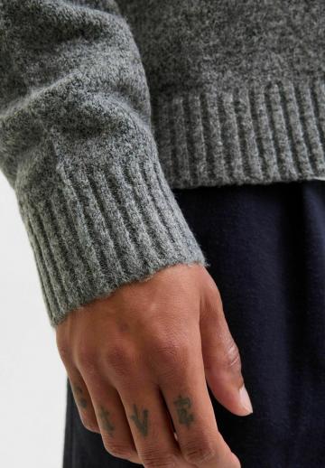 Вязаная кофта