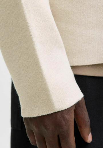 Вязаная кофта