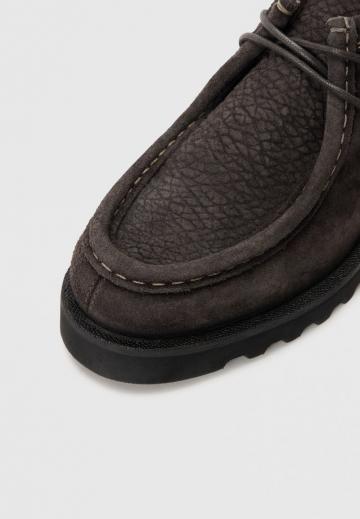 Ботинки на шнуровке