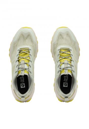 Походные кроссовки