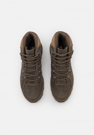 Походные ботинки