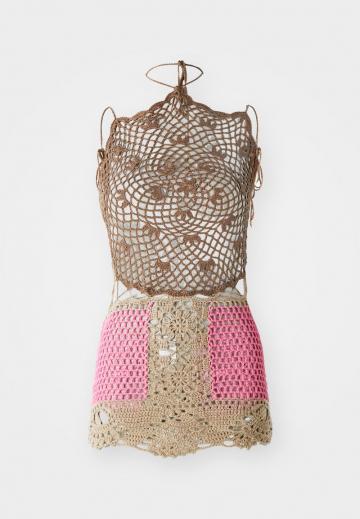 Короткое платье