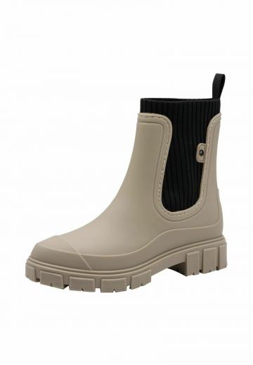 Резиновые сапоги